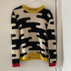 Dusen Dusen Alpaca Sweater in black and white wavy pattern